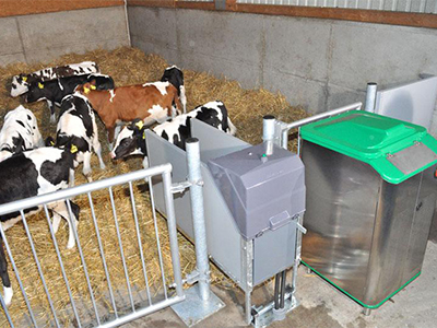 ALIMENTADORES AUTOMATICOS Y ESTACION HIGIENICA